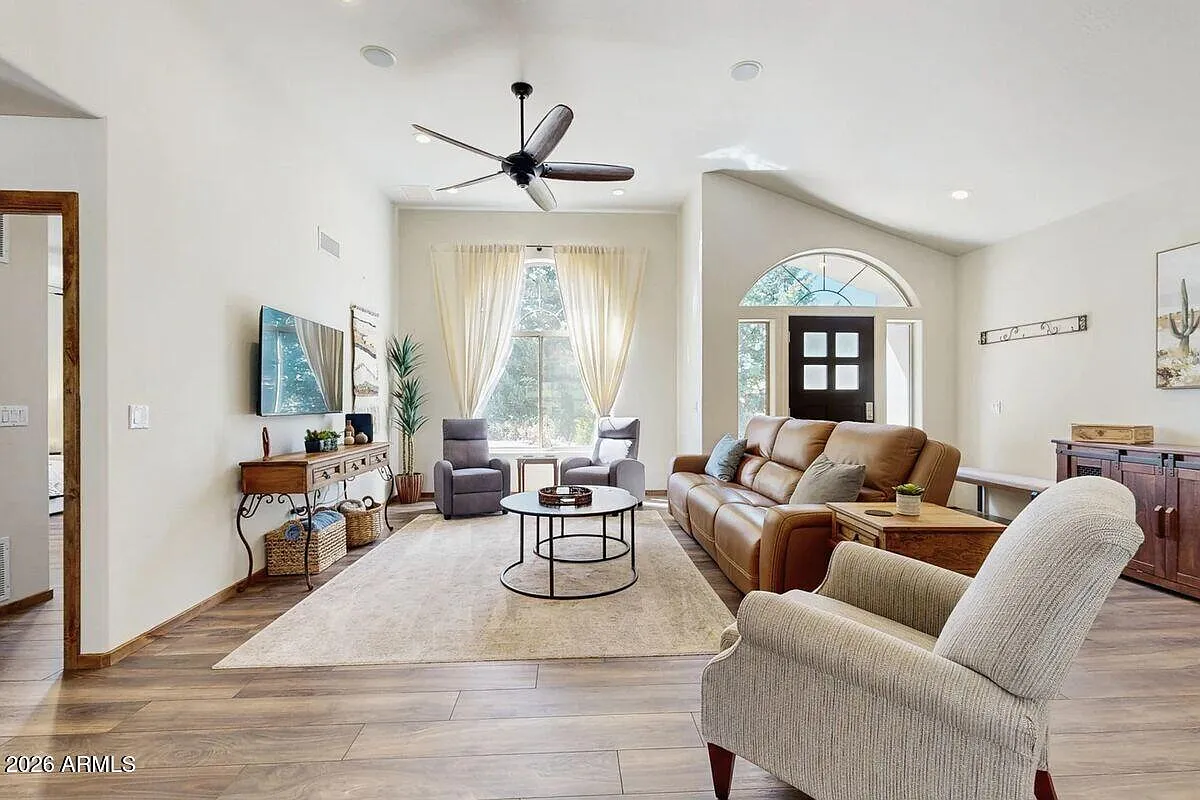 3 bed, 2.0 bath, 1788 sqft, $4,200 — Photo 1
