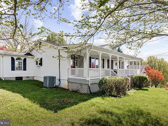 3rd image of 1049 Laurel Grove Rd