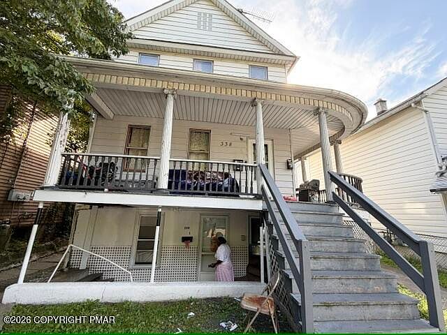 1st image of 338 E Elm St
