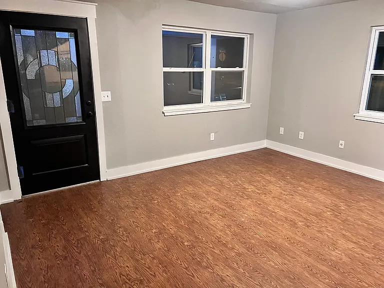 1107 Wilson St — Photo 31