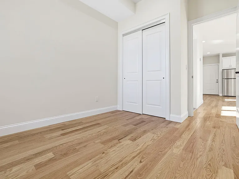 560-562 Warburton Ave #D — Photo 8