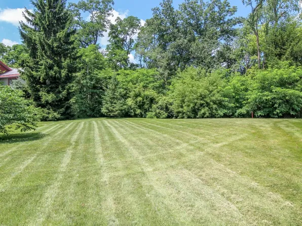2 Park St, Cambridge, WI 53523