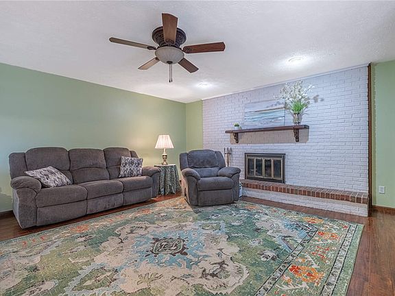 4th image of 763 Browning Ave