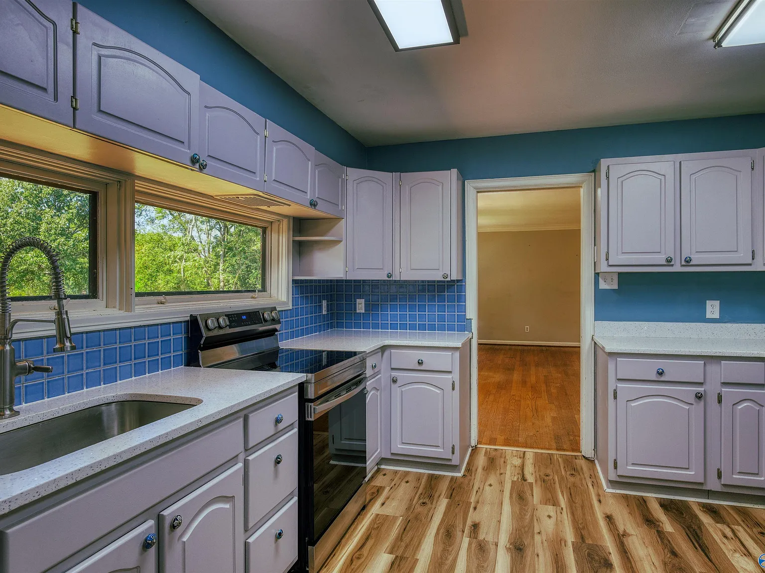 3 bed, 2.0 bath, 1510 sqft, $1,850 — Photo 2