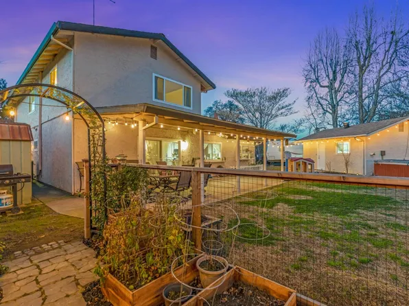 8456 Hedera Ct, Orangevale, CA 95662