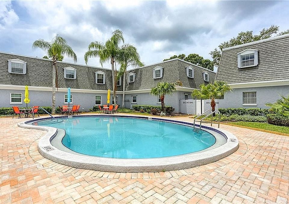 2nd image of 1708 Belleair Forest Dr APT B