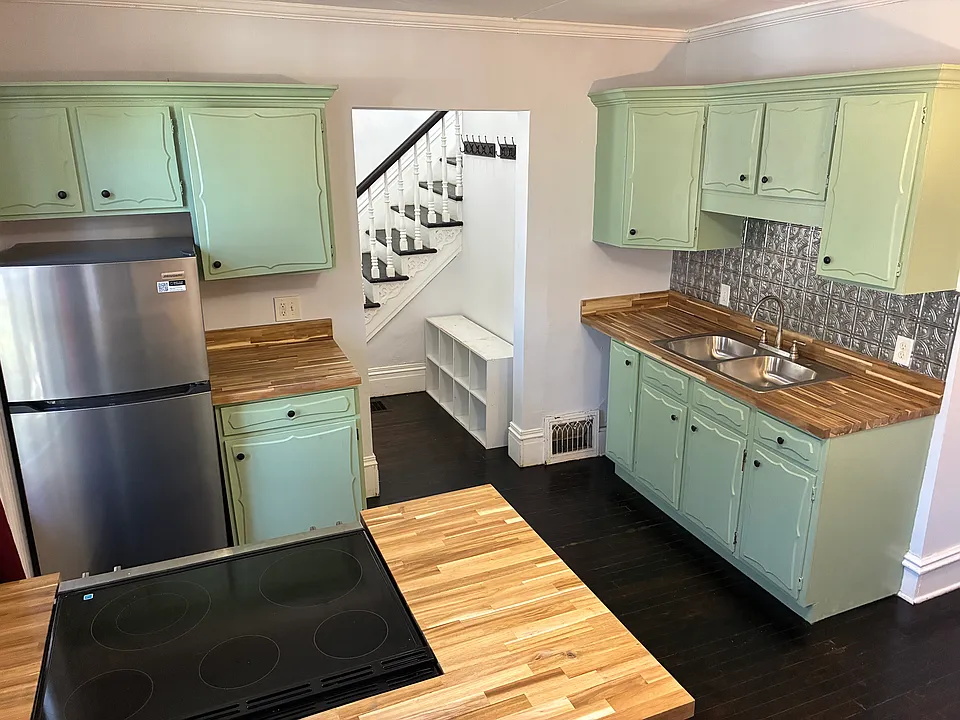 125 Farm St #2
