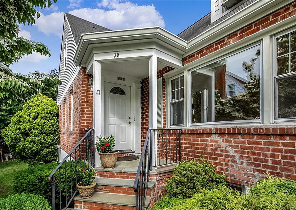211 Wagner Ave Mamaroneck NY Zillow
