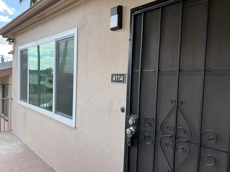4110-4114 Arizona St #4114 — Photo 2