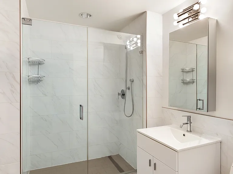 171 W 131st St #Penthouse 10 — Photo 8