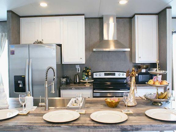 3rd image of 501 Mesquite Rd