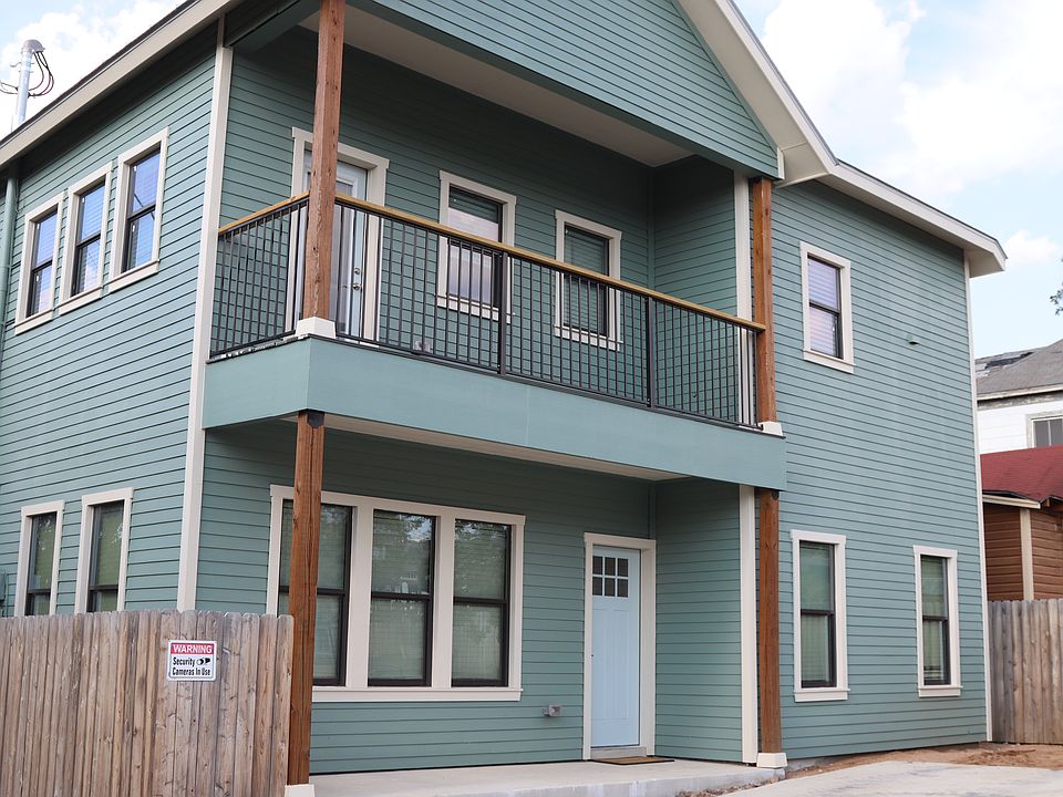 1st image of 912 Dawson St APT 102