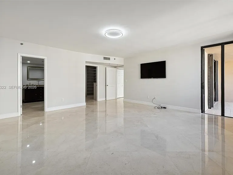 10175 Collins Ave #907 — Photo 25