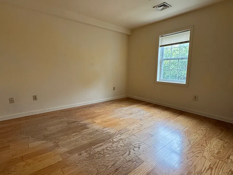 34 Raymond St #2 — Photo 13