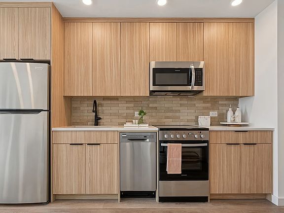 5th image of 336 Douglass St #9H