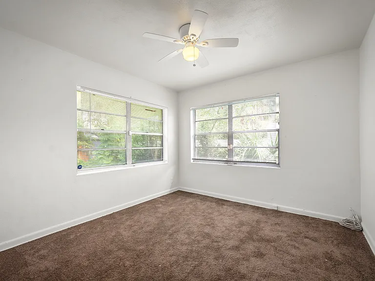 1029 W 25th St — Photo 24