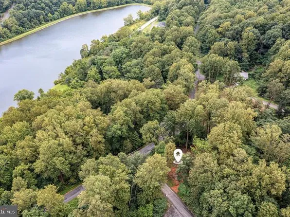 28 Swallow Trl, Fairfield, PA 17320