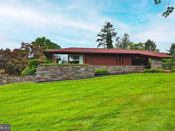 10 Latham Park, Elkins Park, PA 19027