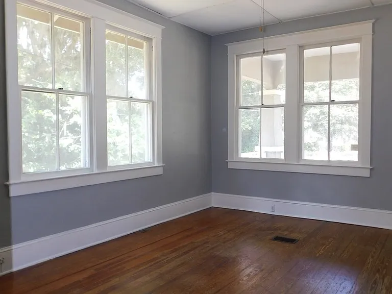 541 NE 11th St — Photo 3
