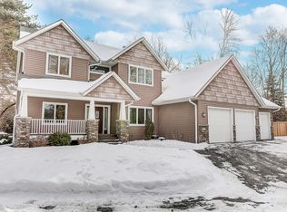 211 Xenium Ln S, Minnetonka, MN 55305