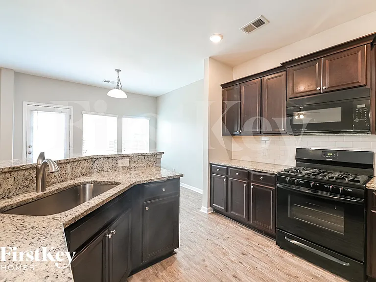 201 Firewheel Ct — Photo 8