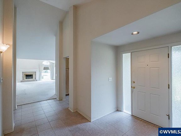 5th image of 6339 Crenshaw Dr N