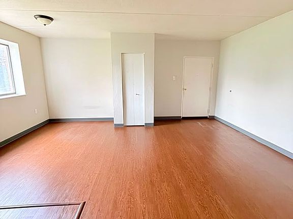 3rd image of 462 South Ave #B1