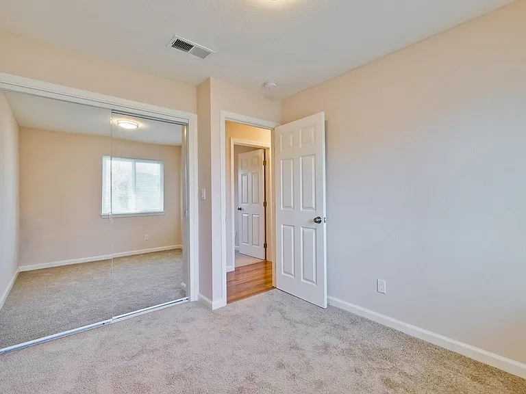 1425 Sunshadow Ln — Photo 29