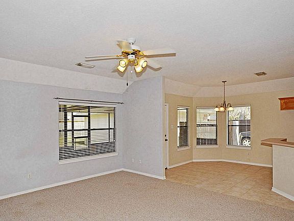 5th image of 126 Papaya St
