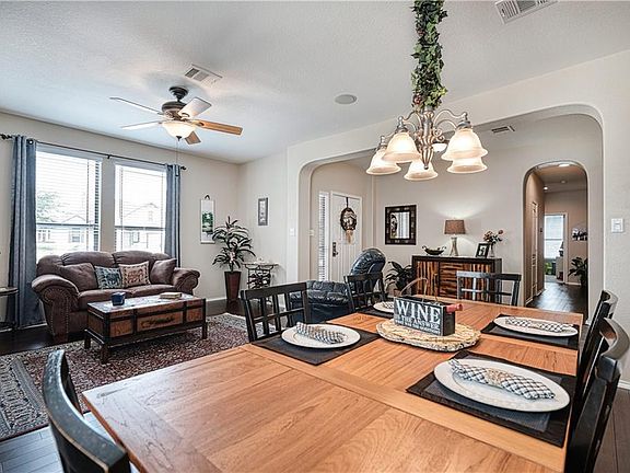5th image of 713 Willow Walk Dr
