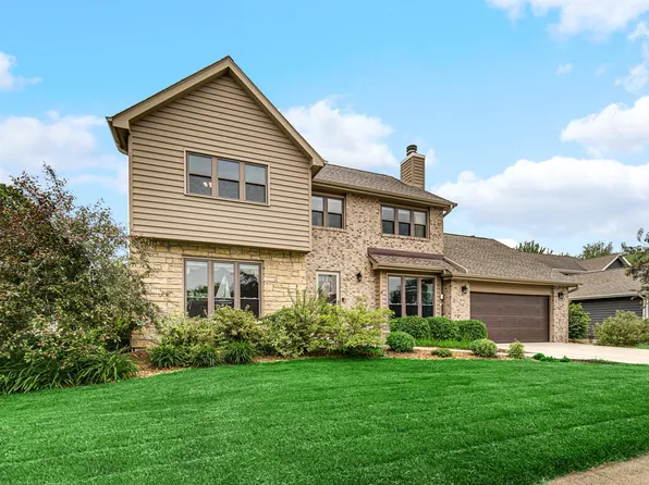 251 Pineview Ln, Valparaiso, IN 46383