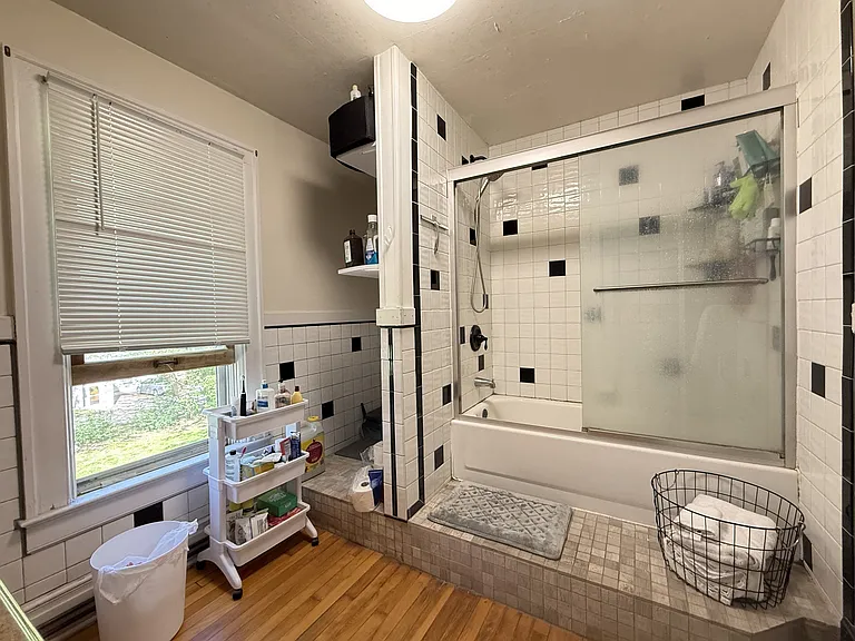 1008 W Huron St — Photo 16