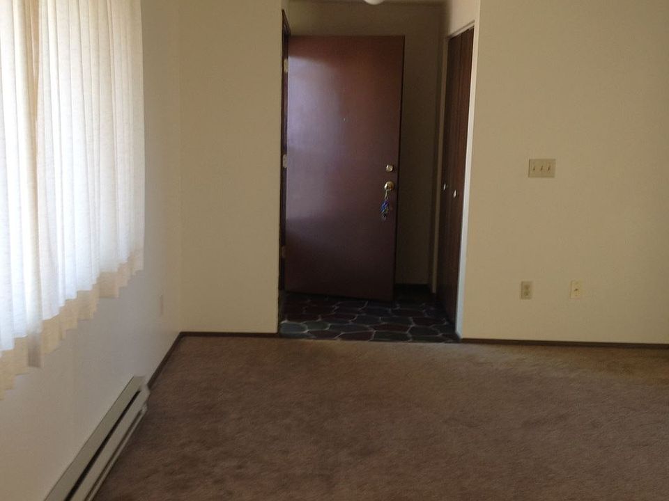 2nd image of 2311 Queen Ave SE APT 1