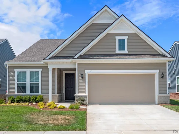 1604 Landings Ln, Milford, MI 48381