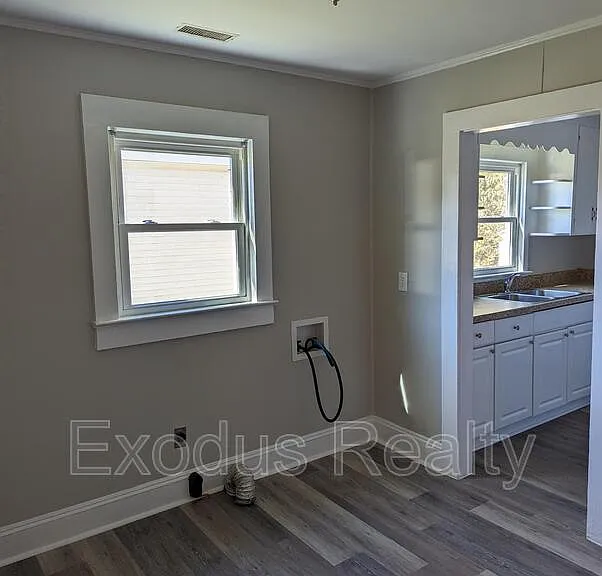 507 Midland Ave — Photo 9