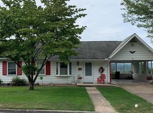 116 Sunset Dr, Burnham, PA 17009