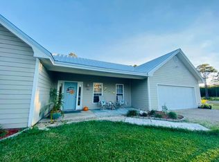 700 Timber Ridge Ct, Eastpoint, FL 32328