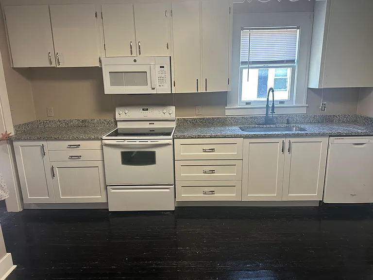 2120 Thornlee Dr — Photo 8