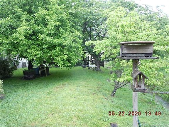 5th image of 75 Summer Place Dr
