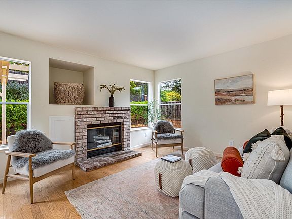 3rd image of 16531 Meadow Oaks Drive