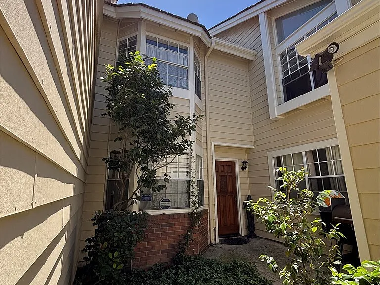 451 Medford Ct #102 — Photo 10