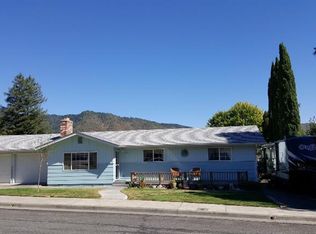 1911 NW Candler Ave, Grants Pass, OR 97526