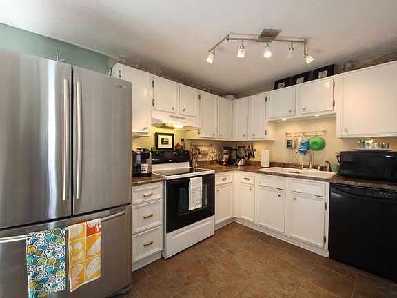 2nd image of 8835 Timberwood Dr