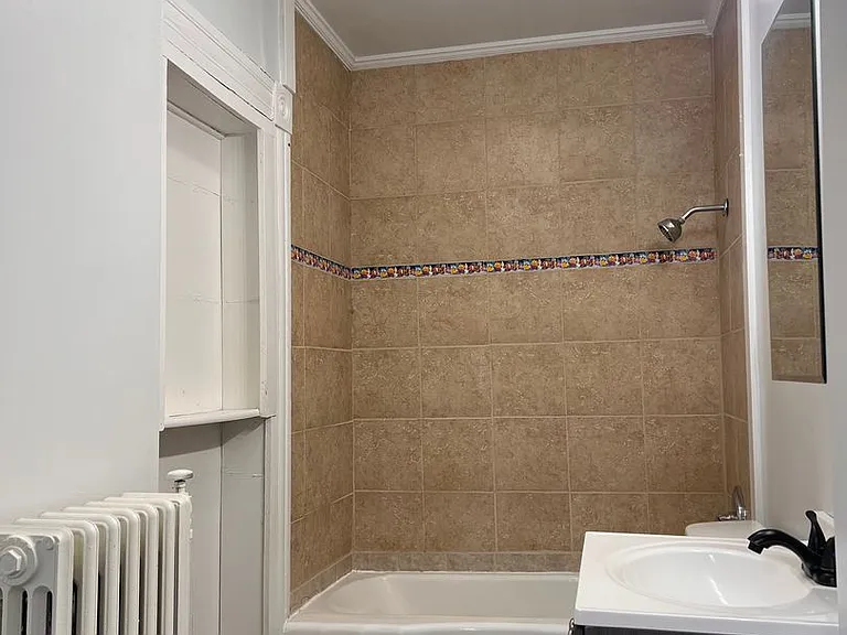 1718 Farnam St — Photo 6