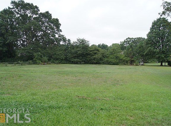 3rd image of 155 Marilyn Dr E