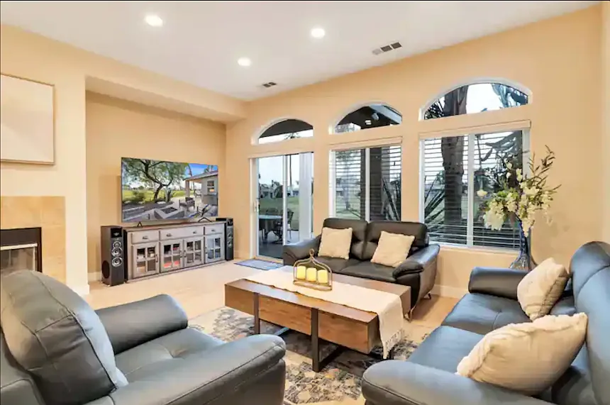 3 bed, 2005 sqft, $4,500 — Photo 2