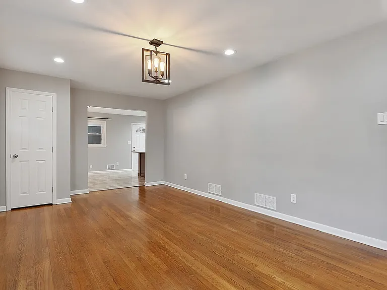 2031 Mesa Dr — Photo 4