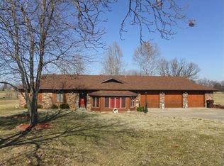 1547 W Dewberry Rd, Nixa, MO 65714
