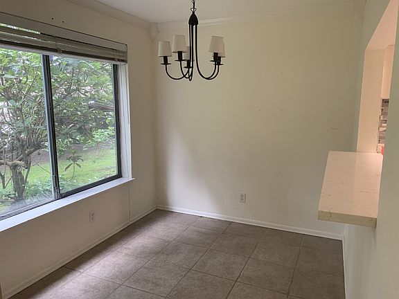 4th image of 220 NE Dogwood St APT B102