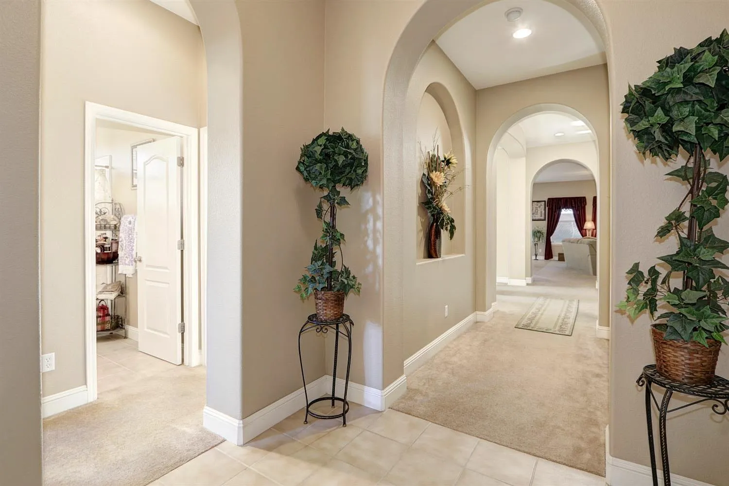 3 bed, 2001 sqft, $2,995 — Photo 3